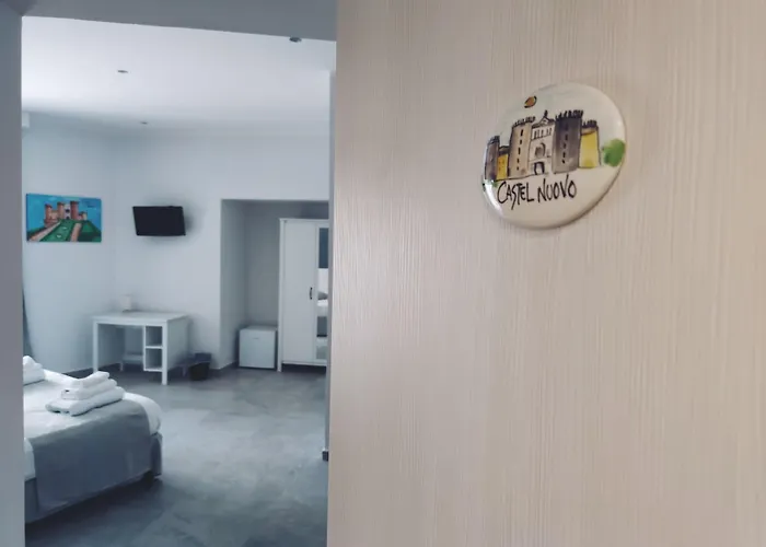 Alojamento de Acomodação e Pequeno-almoço Hotiday Spaccanapoli I Borbone Nápoles