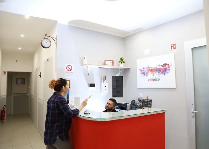 Alojamento de Acomodação e Pequeno-almoço Hotiday Spaccanapoli I Borbone 4*