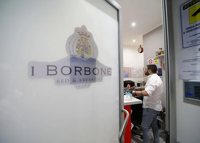 Hotiday Spaccanapoli I Borbone 4* Nápoles