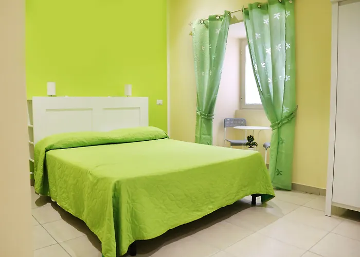 Alojamento de Acomodação e Pequeno-almoço Hotiday Spaccanapoli I Borbone 4*