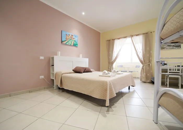 Alojamento de Acomodação e Pequeno-almoço Hotiday Spaccanapoli I Borbone 4*