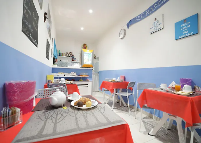 Hotiday Spaccanapoli I Borbone Alojamento de Acomodação e Pequeno-almoço