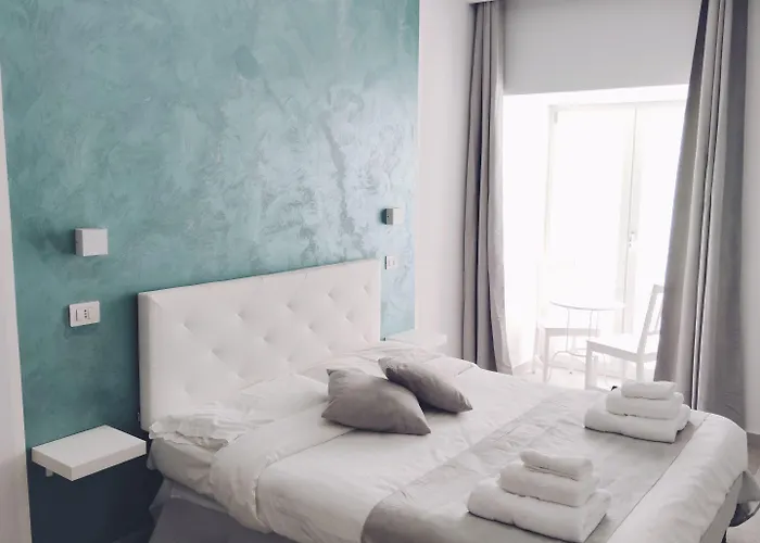 Hotiday Spaccanapoli I Borbone Alojamento de Acomodação e Pequeno-almoço Nápoles