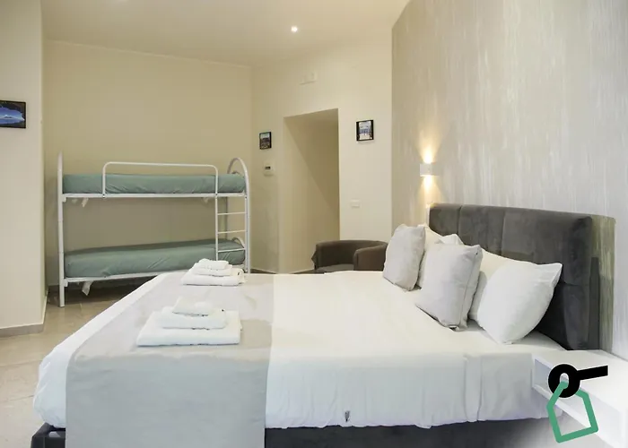 Hotiday Spaccanapoli I Borbone Alojamento de Acomodação e Pequeno-almoço 4*