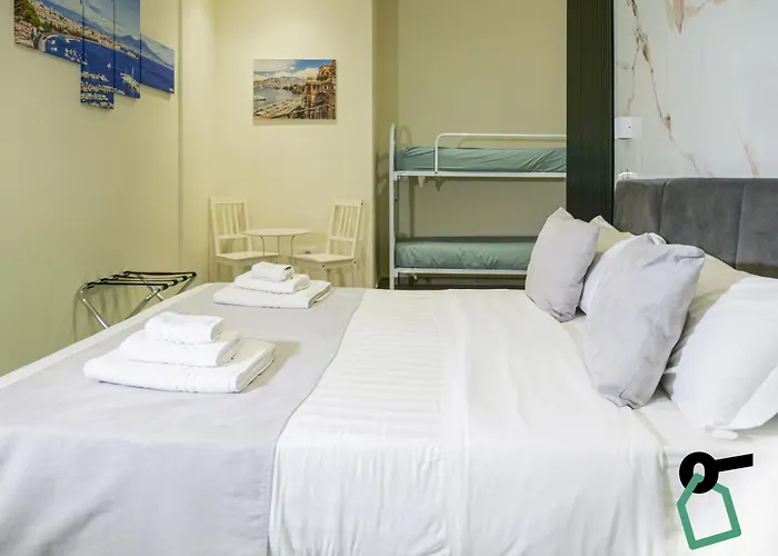 Alojamento de Acomodação e Pequeno-almoço Hotiday Spaccanapoli I Borbone 4*