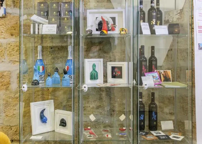 Alojamento de Acomodação e Pequeno-almoço Hotiday Spaccanapoli I Borbone 4*