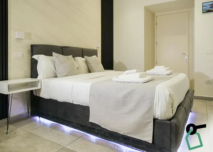 Alojamento de Acomodação e Pequeno-almoço Hotiday Spaccanapoli I Borbone Nápoles