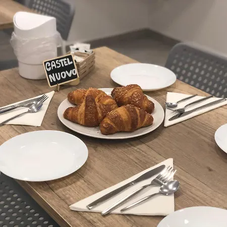 Hotiday Spaccanapoli I Borbone Couette-café 4*