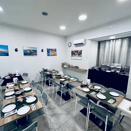 Hotiday Spaccanapoli I Borbone Couette-café Naples