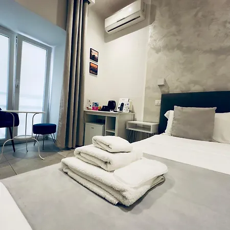 Hotiday Spaccanapoli I Borbone 4* Naples