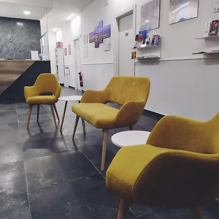 Hotiday Spaccanapoli I Borbone ベッド・アンド・ブレックファスト 4*