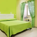 Bed & Breakfast Hotiday Spaccanapoli Borbone 4*