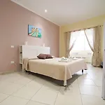 Bed & Breakfast Hotiday Spaccanapoli Borbone 4*