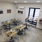 Hotiday Spaccanapoli Borbone Bed & Breakfast