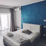 Bed & Breakfast Hotiday Spaccanapoli Borbone 4*