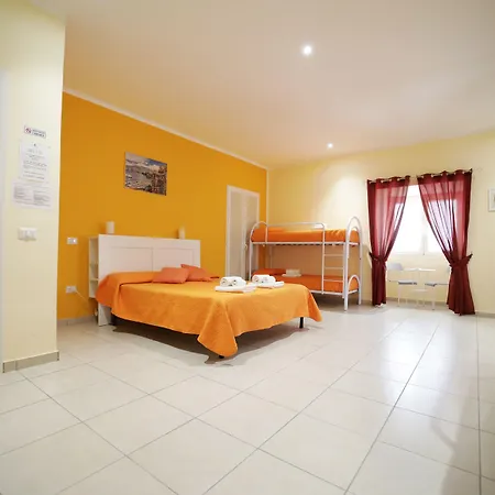 Hotiday Spaccanapoli I Borbone 4* Nápoly